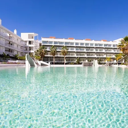 Gara Golf & מלון