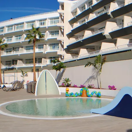 Gara Golf & מלון