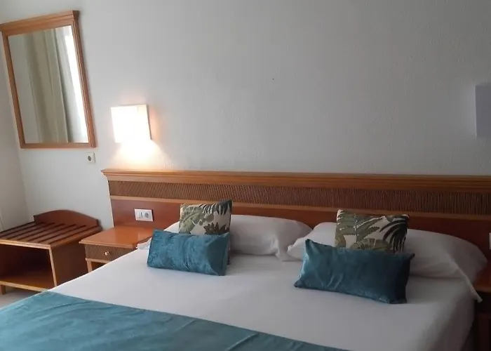 Gara Golf & Отель