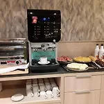 Gara Golf & فندق